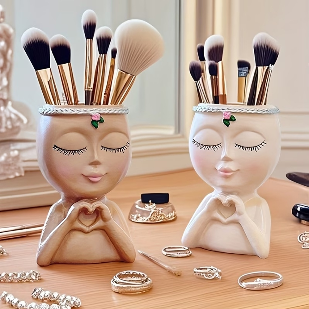 Luxury Skincare And Makeup Brands - حامل فرش المكياج وفرش الحواجب من