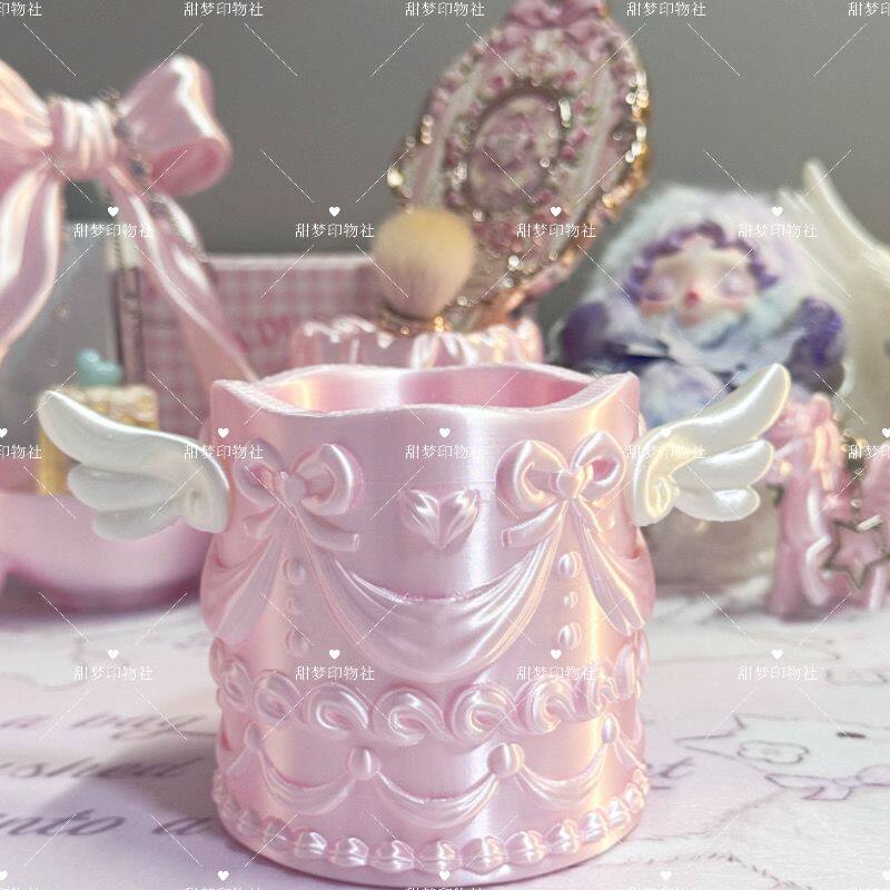Luxury Skincare And Makeup Brands - حامل فرش مكياج بتصميم أجنحة الملاك،