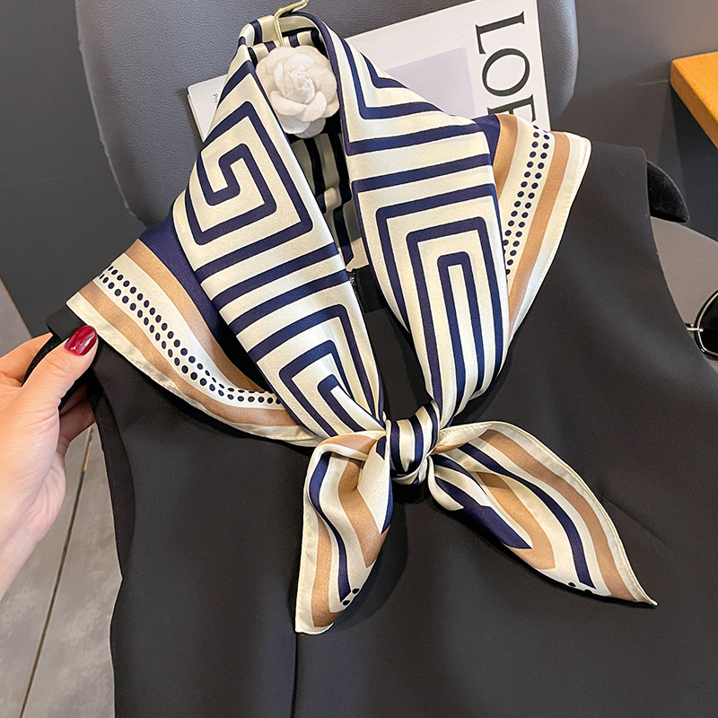 العلامة التجارية الفاخرة منديل - مراجعة Luxury Skincare Headband وسعره